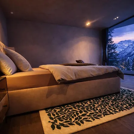 Caselva Mountain By 木屋 阿罗萨